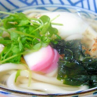 自家製干し椎茸で　具沢山のうどん